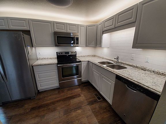 5th image of 2774 Phyllis Cir S