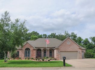 1273 Trail Dr, Dixon, IL 61021