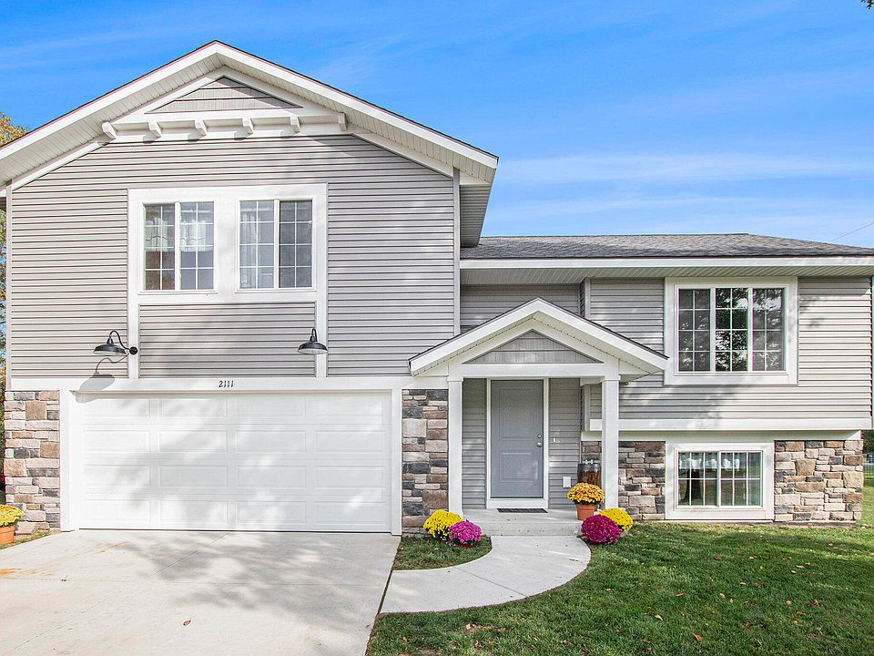 1st image of 2111 Westfield Ln