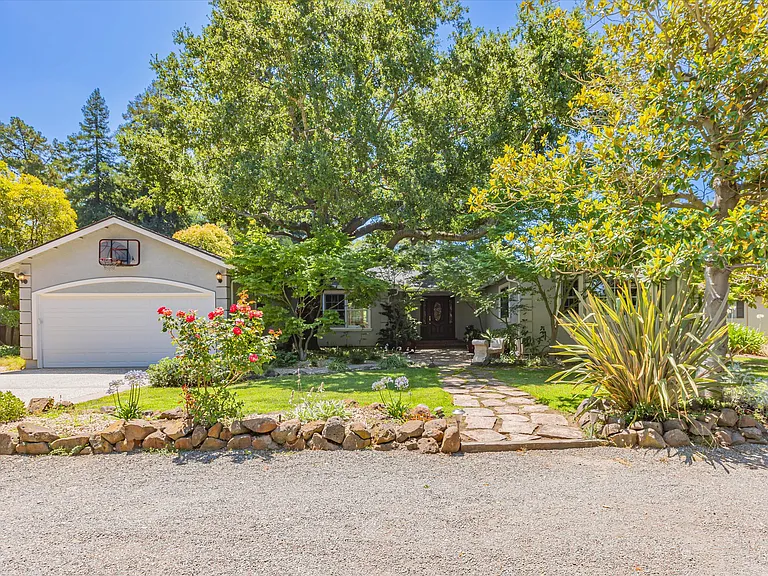 794 Manor Way — Photo 1