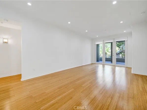 2233 Martin APT 123, Irvine, CA 92612