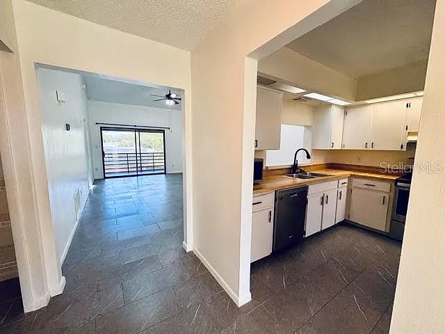2 bed, 2.0 bath, 1089 sqft, $1,700 — Photo 4