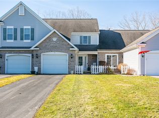 7 Foxe Cmns, Rochester, NY 14624