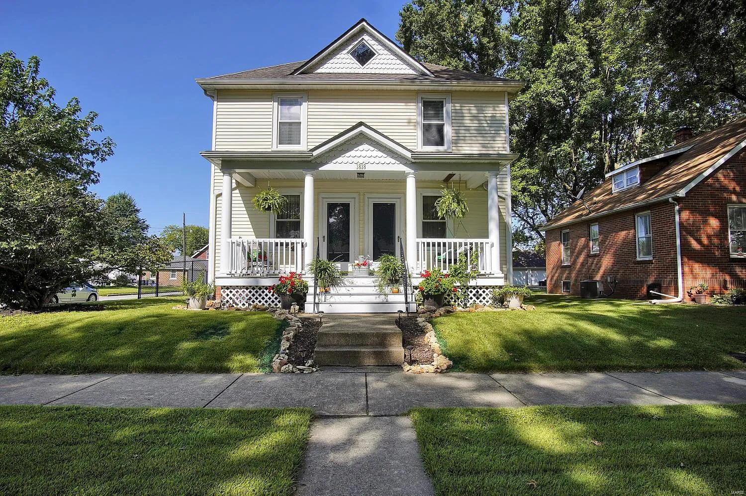 1818 Olive St photo 1