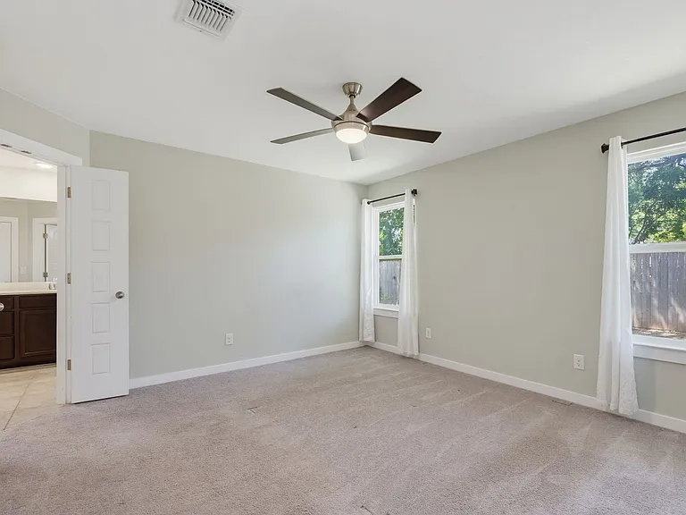 201 Benedict Ave — Photo 8