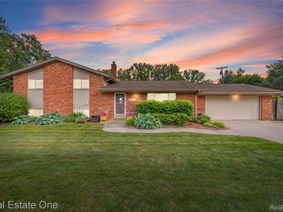 24100 Alpine St, Clinton Township, MI, 48036