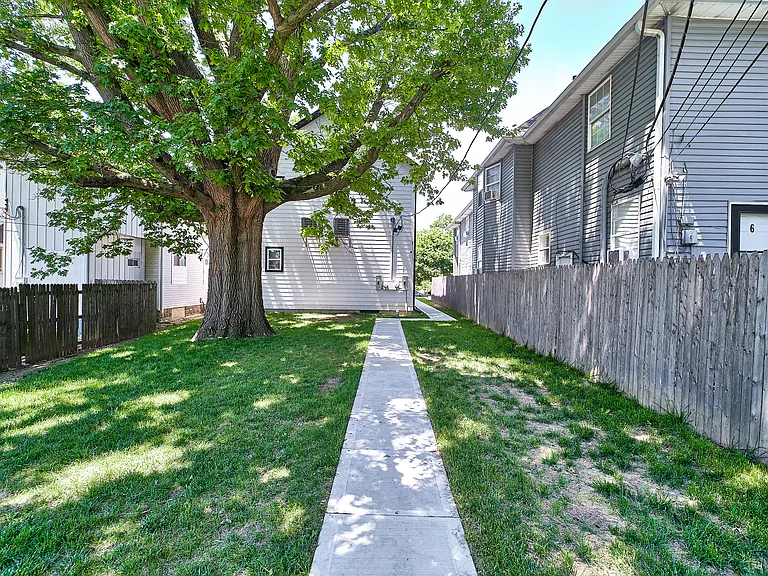415 N Dequincy St #B — Photo 48