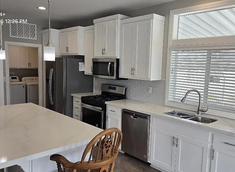 1361 Shadowglen Way — Photo 3