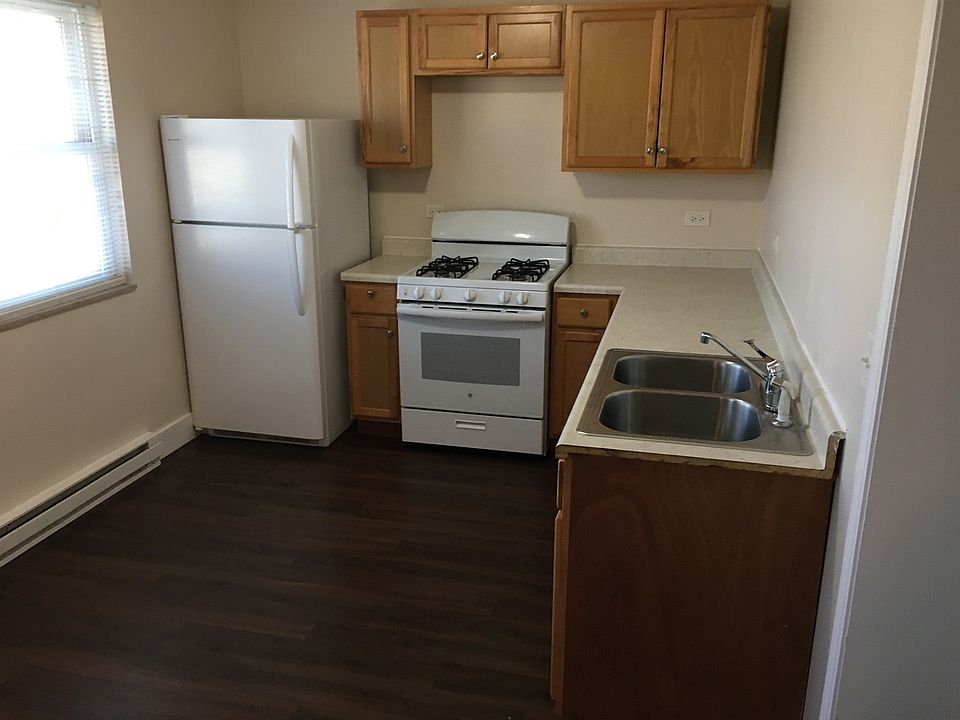 2nd image of 601 10th St #202