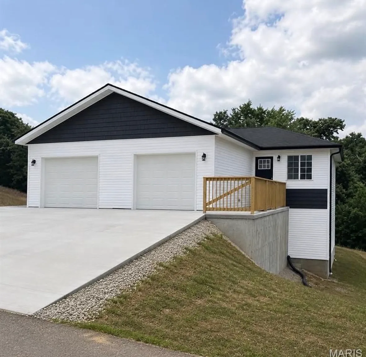 2 bed, 1.5 bath, 1144 sqft, $1,450 — Photo 1