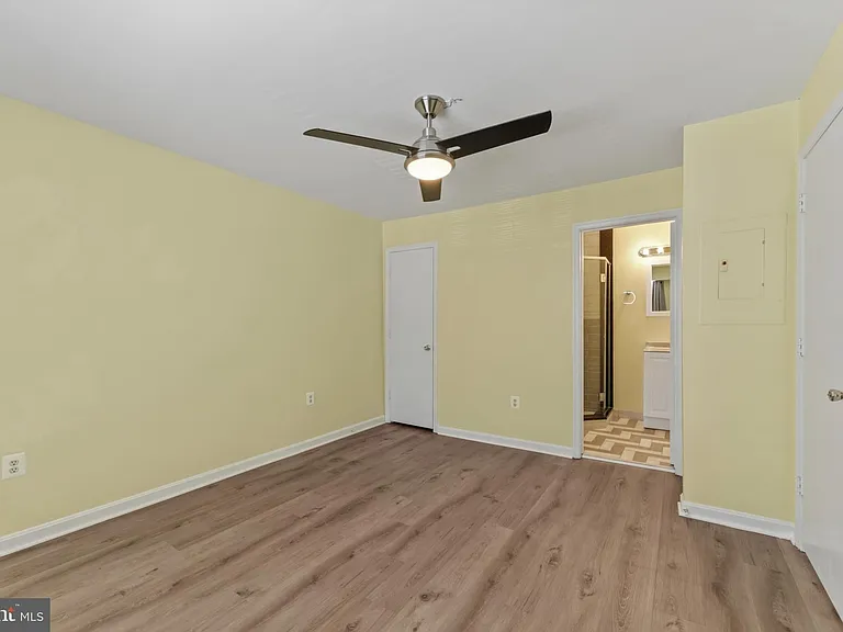 6901 Victoria Dr #I — Photo 20