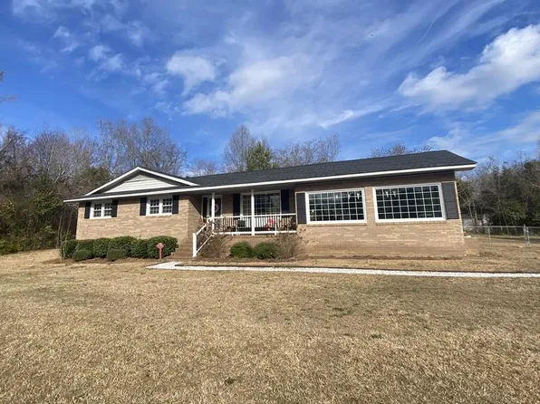 32 Pine Hill Dr, Abbeville, SC 29620