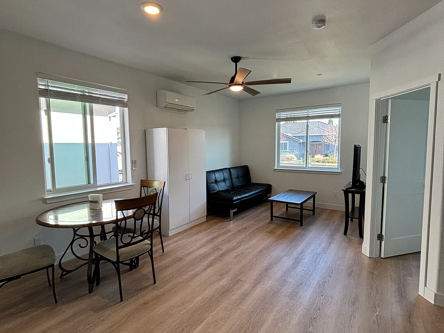 1 bed, 550 sqft, $1,200 — Photo 3