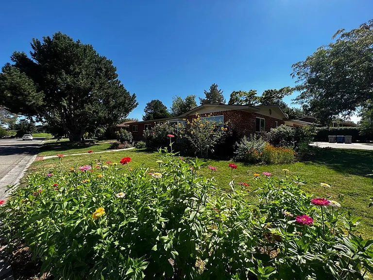 3411 W Hillcrest Dr — Photo 25