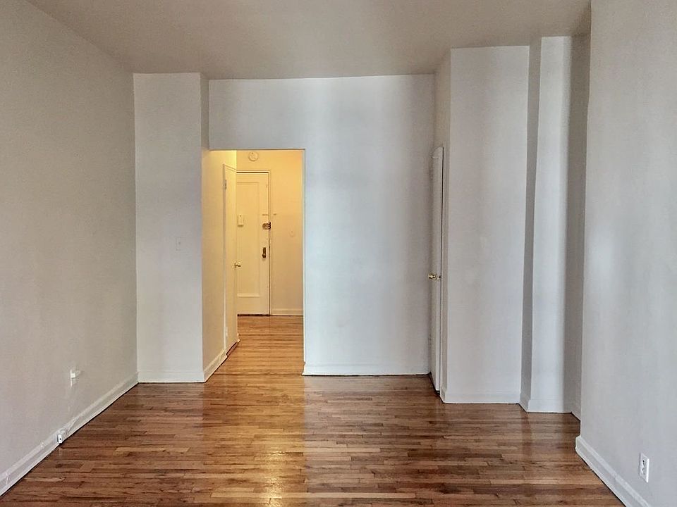 2nd image of 445 W 48th St APT 2B
