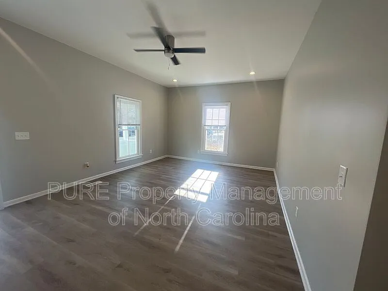 3 bed, 2.0 bath, 1745 sqft, $1,449 — Photo 3