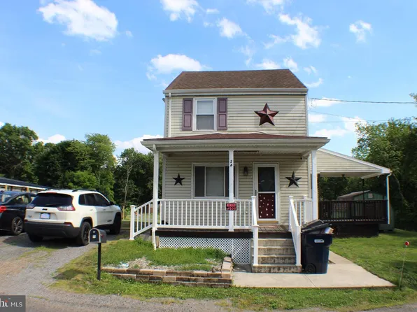 24 School Row St, Branchdale, PA 17901