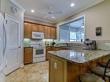 109 Austin Ryan Dr #109 — Photo 12