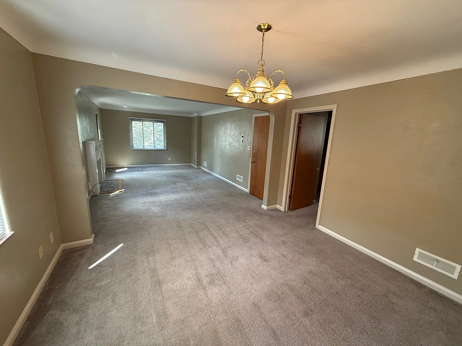 2 bed, 1200 sqft, $1,045 — Photo 2