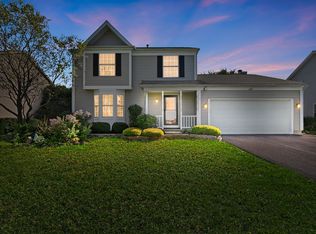 449 S Pershing Ave, Mundelein, IL 60060