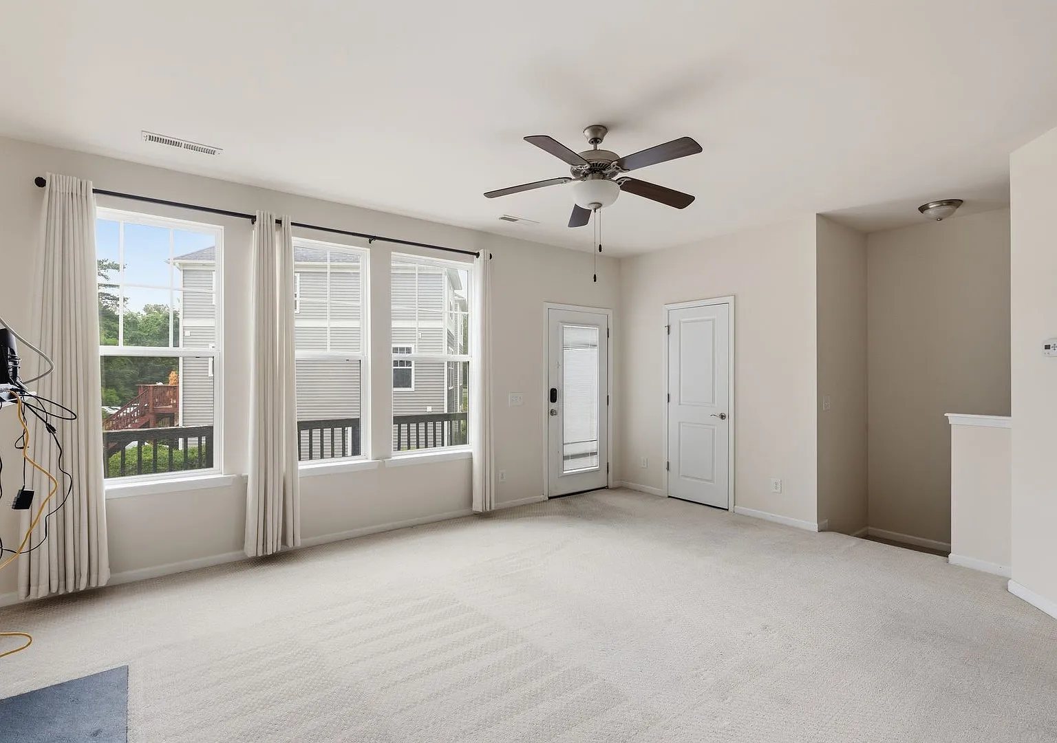 4bd 3.5bath TWH close to LoSo, South End, Uptown, NoDa — Photo 4