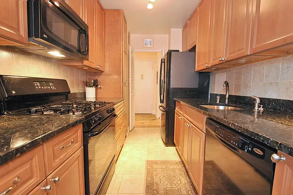 Sold by Real Direct | media 19