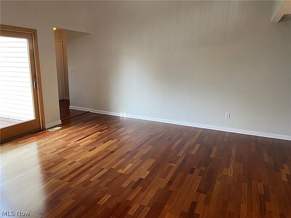 5th image of 5481 Millwood Ln APT C