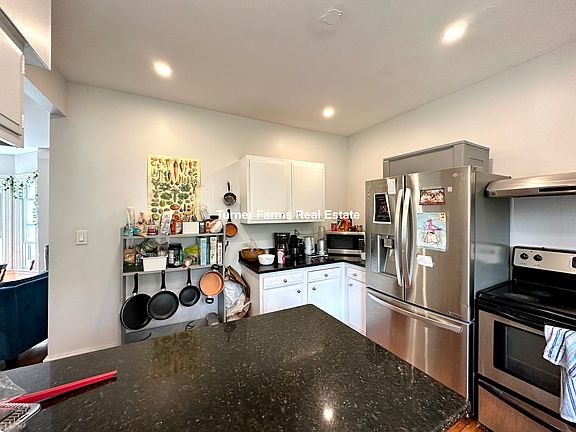 5th image of 76 Curtis St #2C