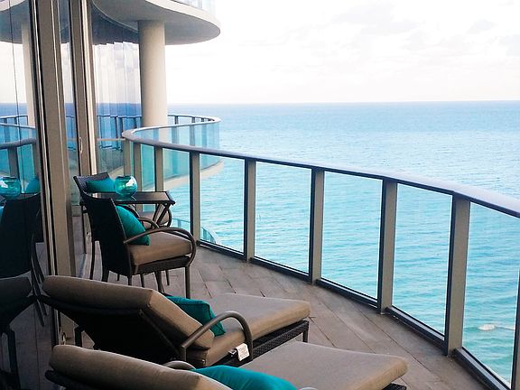 4th image of 17475 Collins Ave Unit 1502