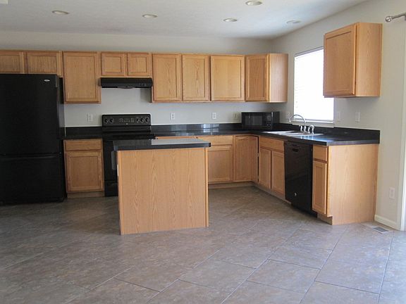 2nd image of 3599 Armada Dr