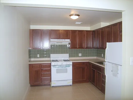 Rented by Heights Realty Advisors | media 7