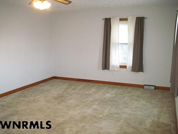 2nd image of 402 Illinois Ave