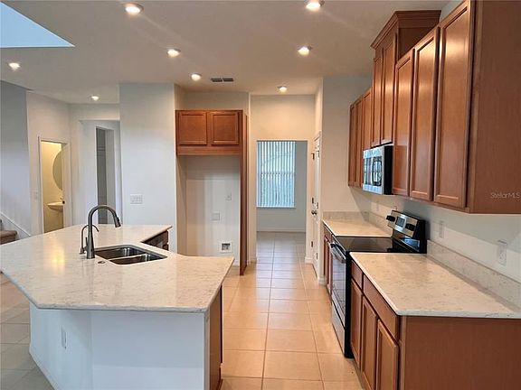 4th image of 1620 Goblet Cove St