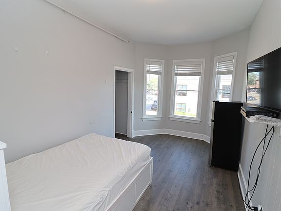 4th image of 44 South St #3