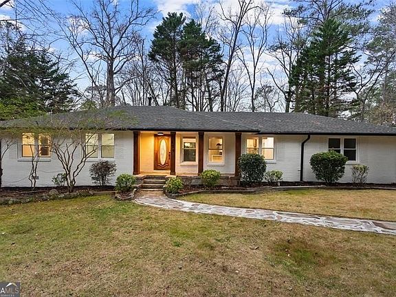 3rd image of 459 Thackeray Pl SW