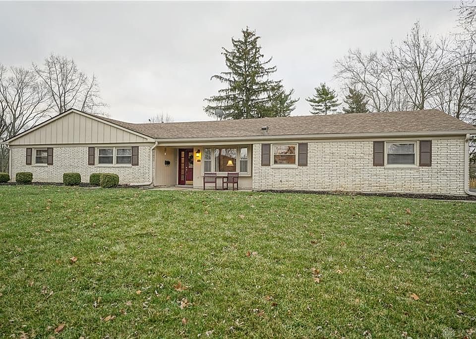 1st image of 10 Gracewood Dr