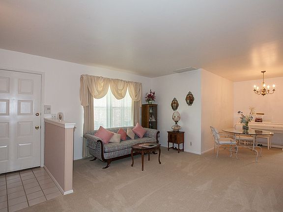 Tile front entry floor