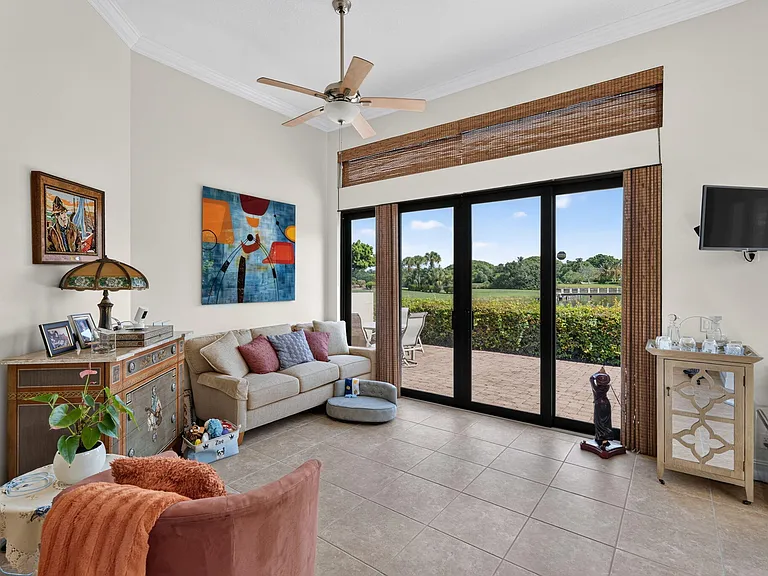 210 Coral Cay Ter — Photo 18
