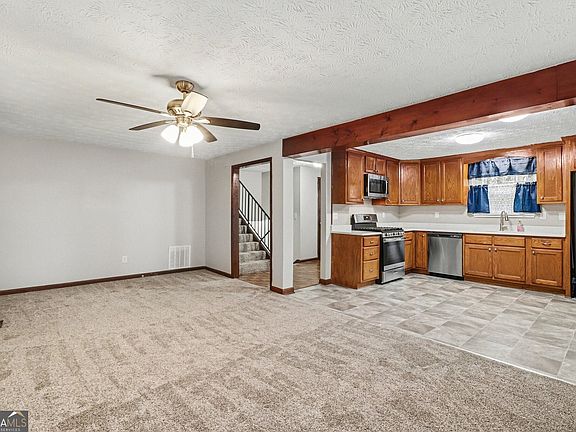 5th image of 3864 Yeager Rd