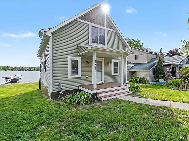 10280 Lakeside Dr — Photo 4