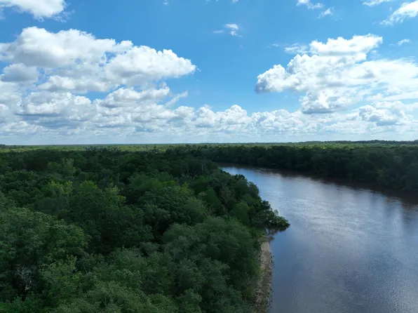 7 Big Cedar Rd, Ponce De Leon, FL 32455