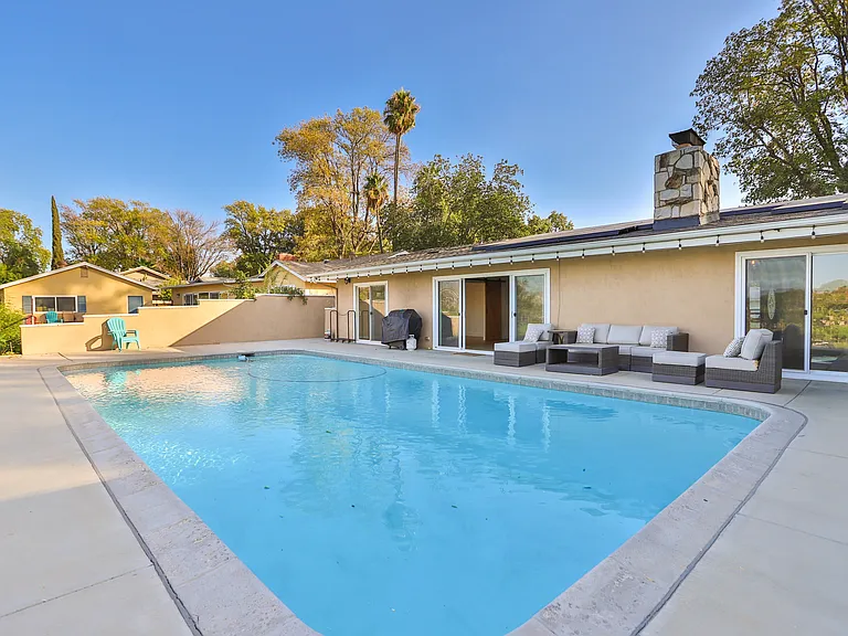 4835 Cliffside Dr — Photo 48