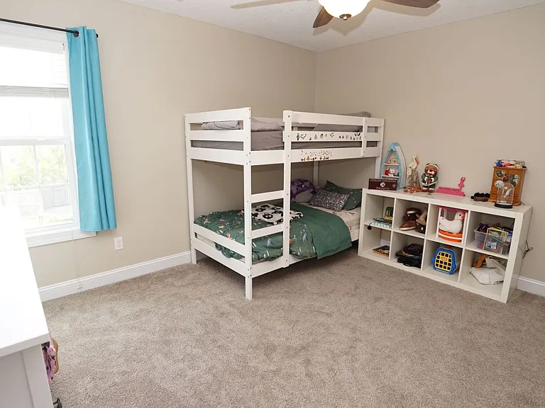 112 S Sea St — Photo 32