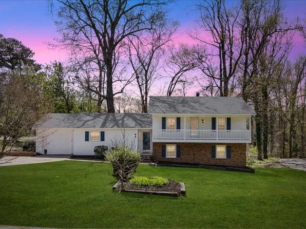 1101 Driftwood Dr, Siler City, NC 27344