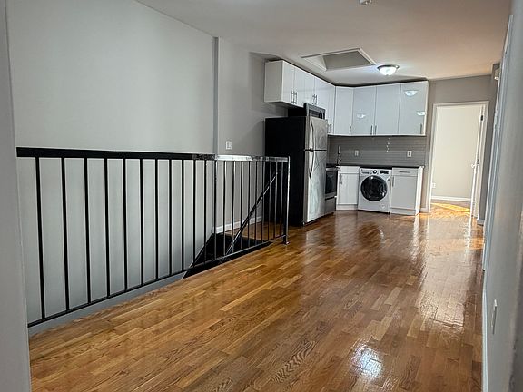 2nd image of 113-115 W 190th St