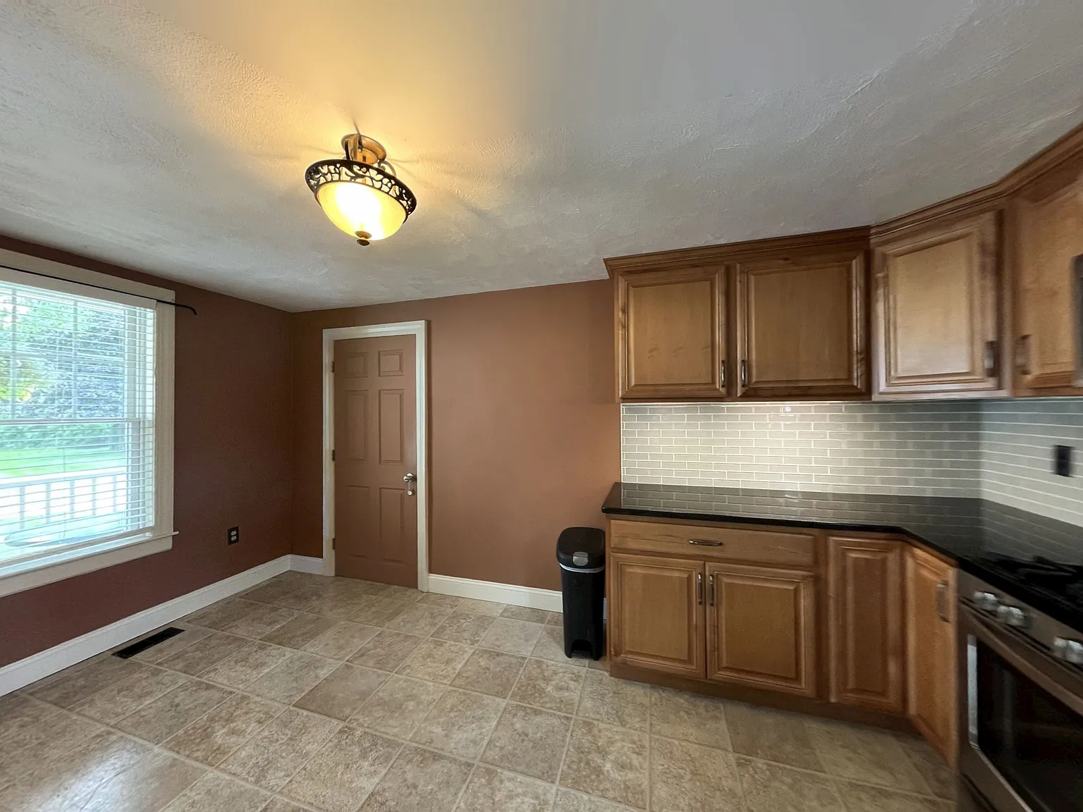 2 bed, 1000 sqft, $2,400 — Photo 4