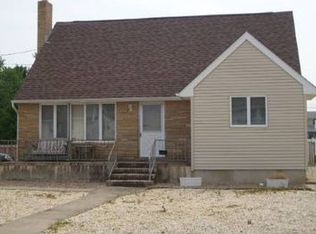 256 N 11th St, Surf City, NJ 08008