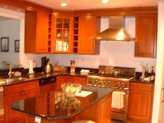 Upgraded Kitchen - Granite