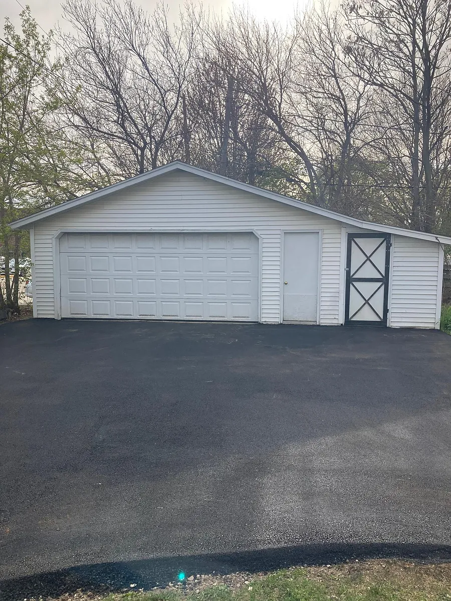 Building Photo - 529 N 60th St