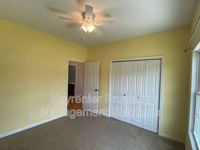 819 Geoffery St — Photo 10
